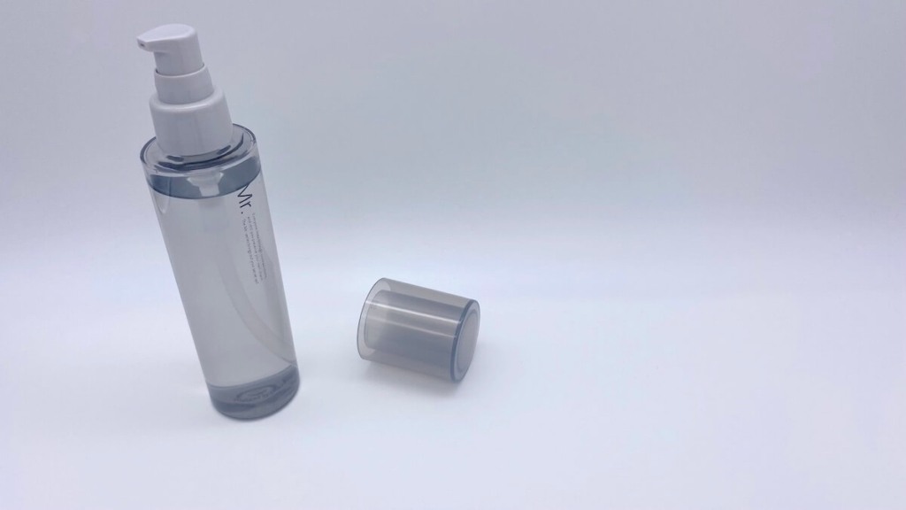 蓋の開いたメンズ化粧水