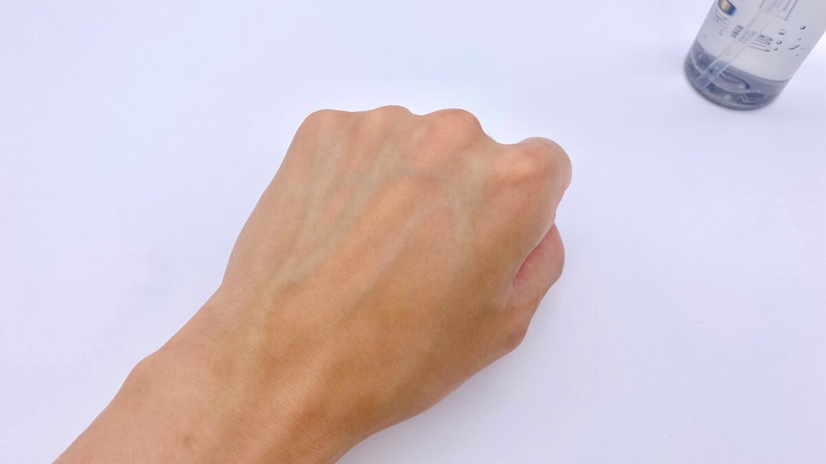 オルビスミスターの化粧水「ローション」を塗り終わった後の肌