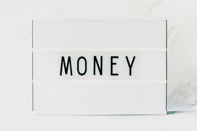 MONEYと書かれた紙