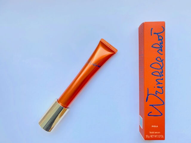 リンクルショットの本体と成分が書かれた箱