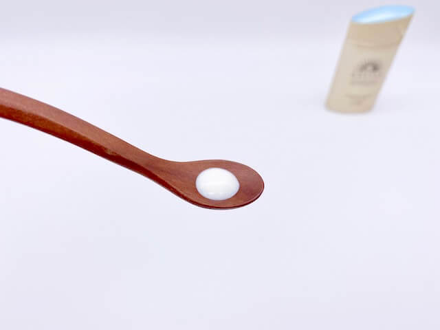 アネッサ「パーフェクトUV スキンケアミルク a」のテクスチャー