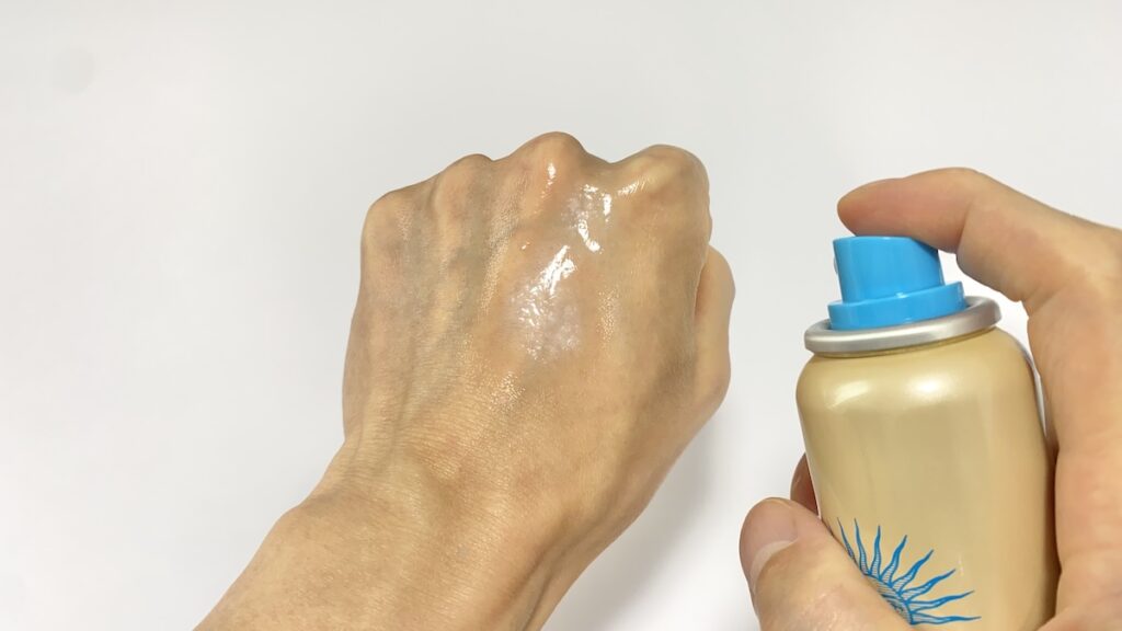 アネッサ「パーフェクトUV スキンケアスプレー NA」のテクスチャー