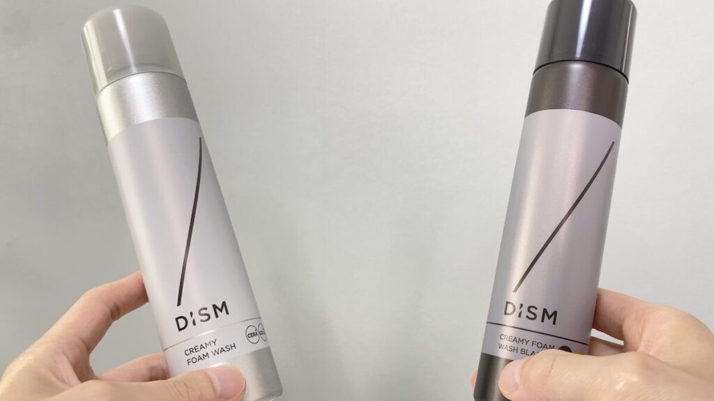 DISMのスプレータイプ泡洗顔2種(白と黒)