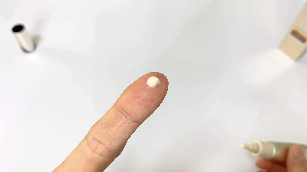 エリクシール「レチノパワー リンクルクリーム」のテクスチャー