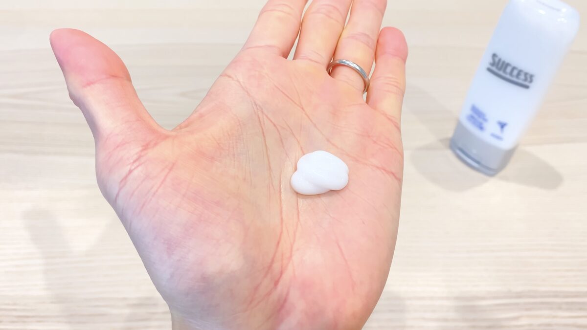 サクセス「薬用シェービングジェル スキンケア」のテクスチャー
