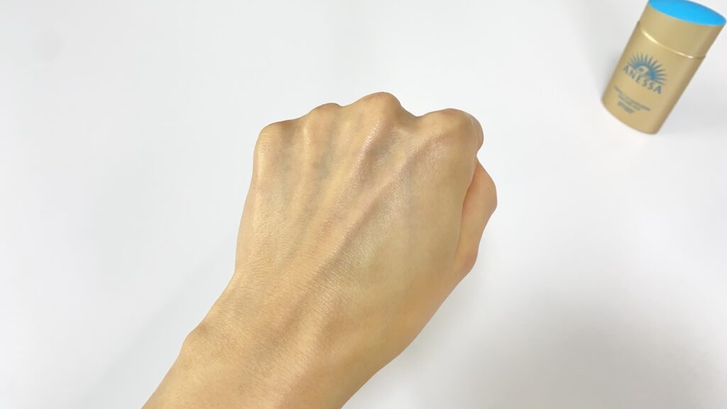 アネッサ「パーフェクトUV　スキンケアミルク　NA」を塗った後の仕上がり