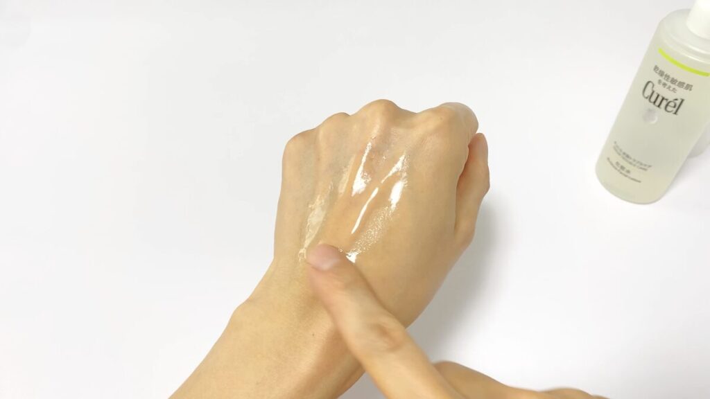 キュレル「皮脂トラブルケア化粧水」のベタつきにくい使用感
