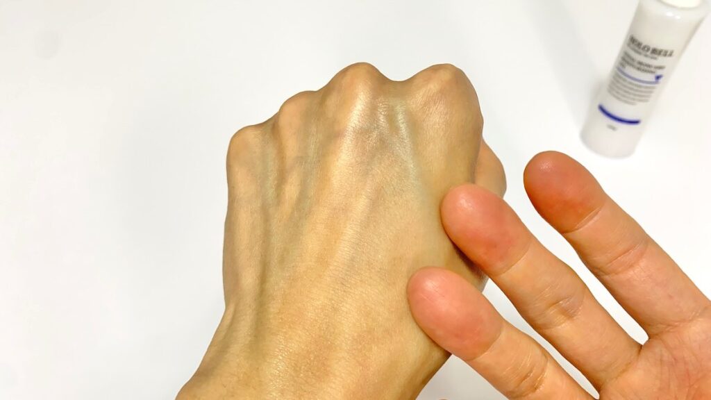 ホロベル「トータルスキンケア保湿ジェル」のしっとり&サラッとした使用感